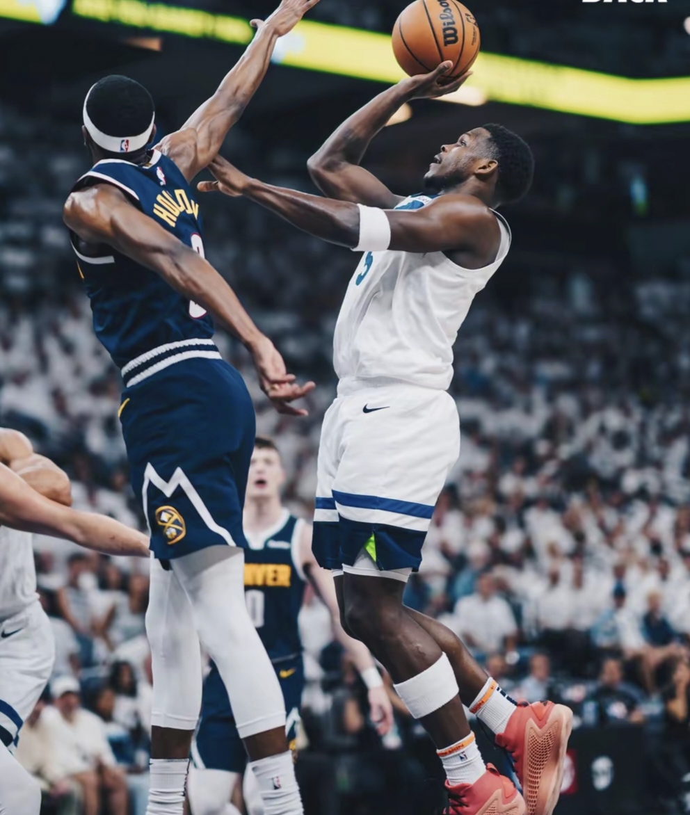 爱游戏体育网页版 沙漠蝰蛇队vs小虎队 