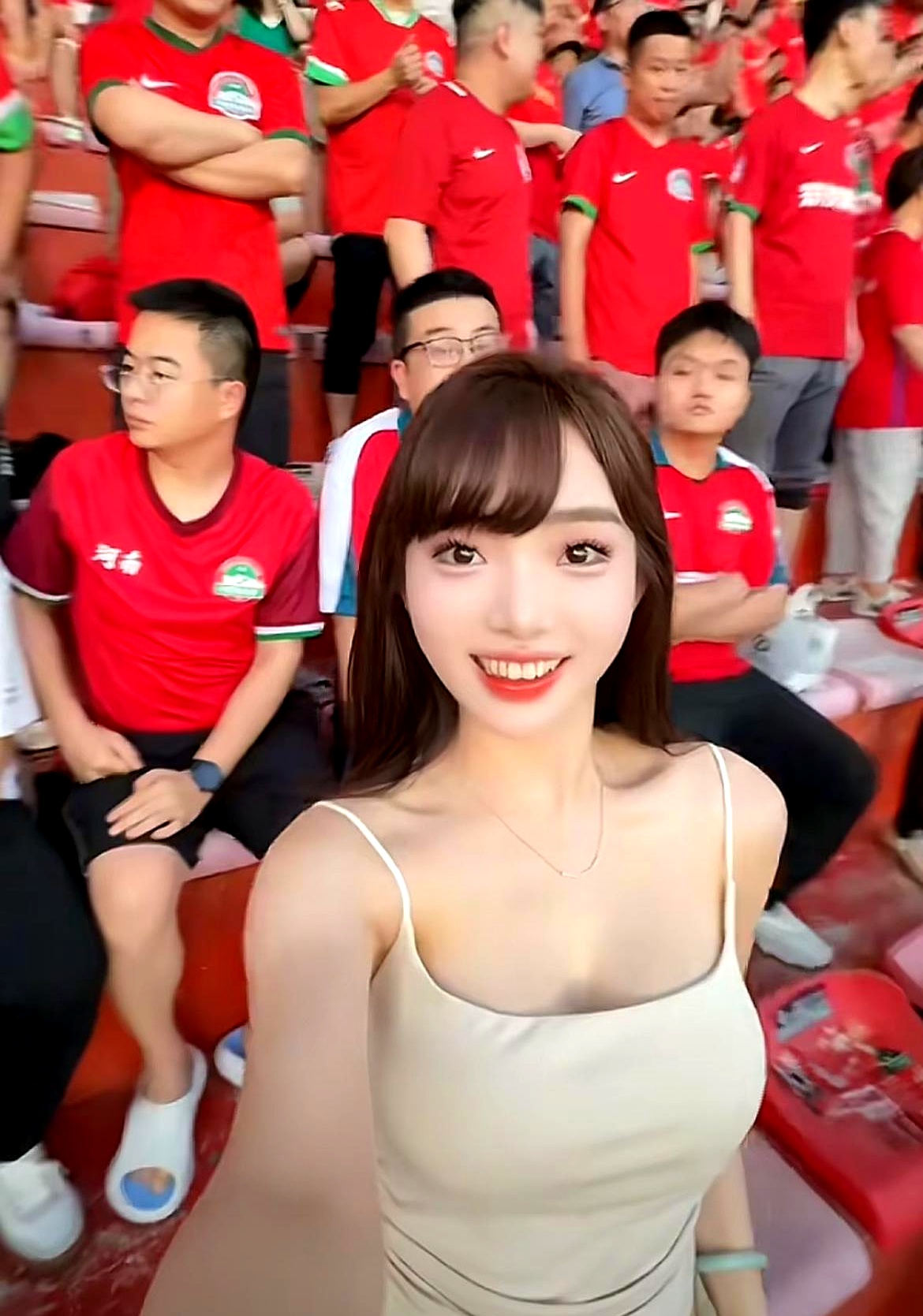 爱游戏体育网页版赛地聚焦：全明星赛今晚热度飙升；辽宁本钢再遭质疑；球迷炸锅；数据趋势出现新变化的简单介绍